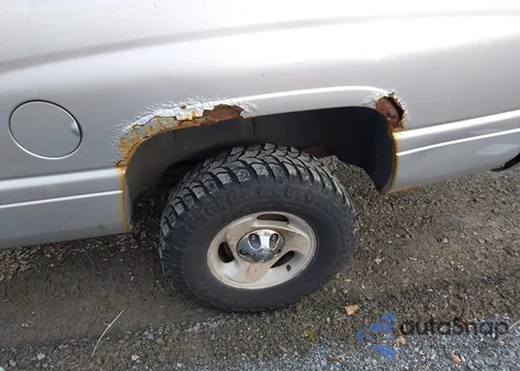 2001 Dodge Ram 1500 St z USA, uszkodzony, nr VIN 3B7HF13Z61G726914